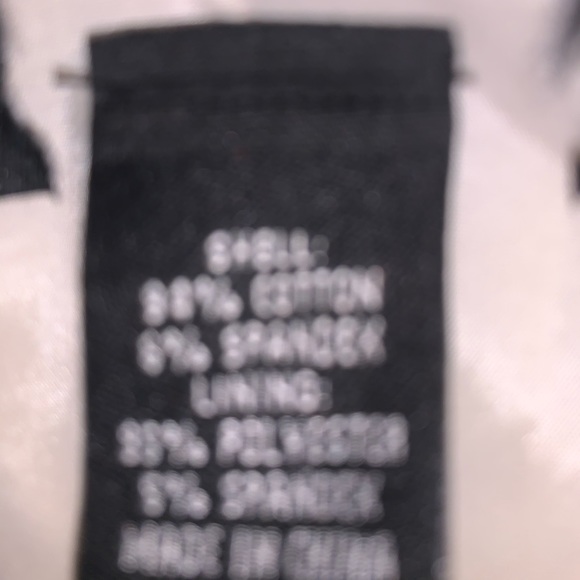 Women’s suit (suit jacket and skirt) - Picture 2 of 2